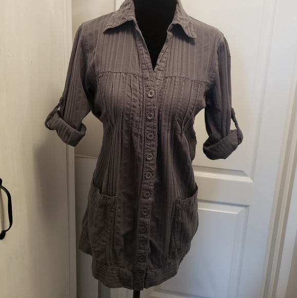 Grey button up shirt - Picture 2 of 5